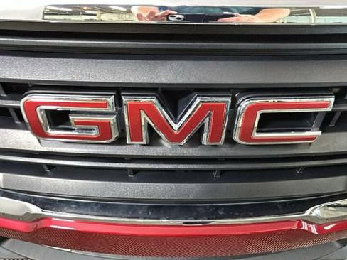 Used 2023 GMC Terrain SLE w/ Driver Convenience Package FWD image 8