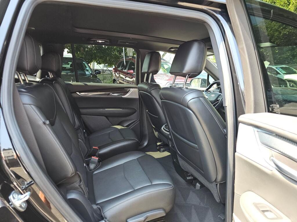 Used 2024 Cadillac XT6 Sport w/ Technology Package AWD/4WD image 15