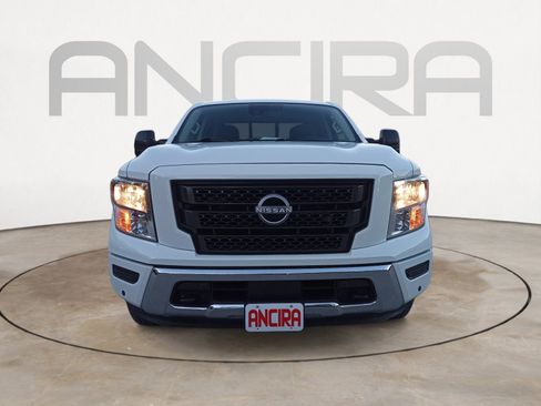 Used 2023 Nissan Titan SV w/ SV Convenience Package image 4