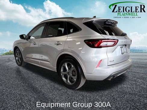 Used 2024 Ford Escape ST-Line w/ Tech Pack #1 FWD image 3