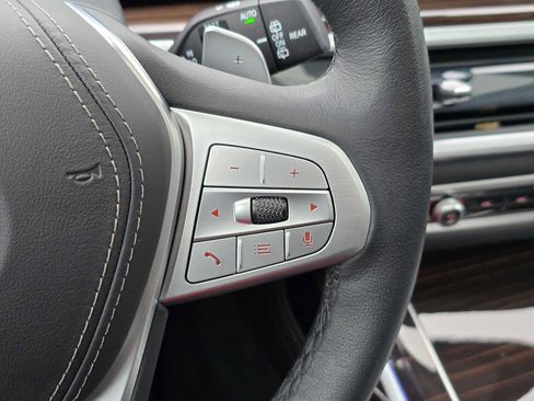 Used 2025 BMW X7 xDrive40i w/ Premium Package image 30