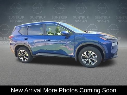 Used 2023 Nissan Rogue SV w/ SV Premium B Package AWD/4WD image 3