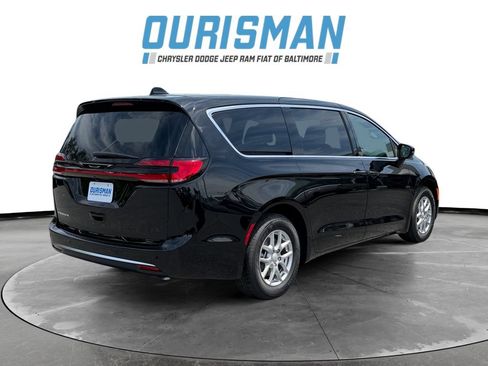 New 2027 Chrysler Pacifica Select w/ Family Tech Group FWD image 6