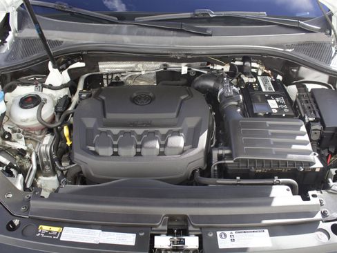 Used 2019 Volkswagen Tiguan S image 36