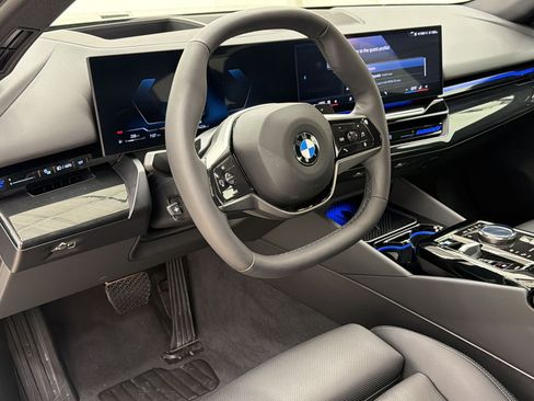Used 2026 BMW 530i RWD image 4