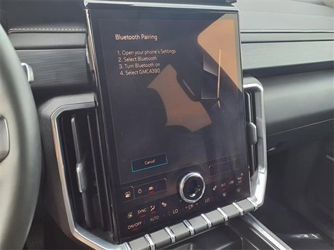 Used 2025 GMC Acadia Elevation image 12