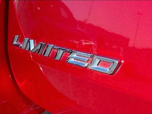 Used 2021 Ford Explorer Limited w/ Equipment Group 301A image 9