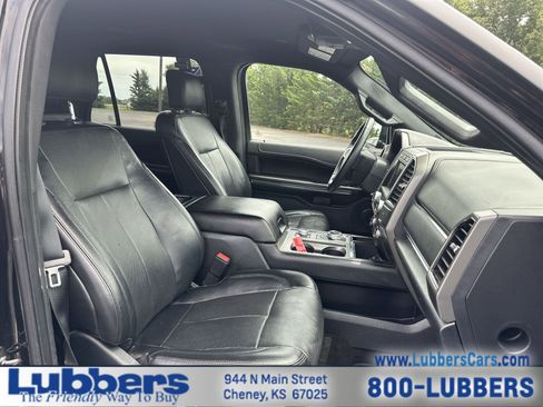 Used 2018 Ford Expedition XLT w/ Equipment Group 202A AWD/4WD image 23