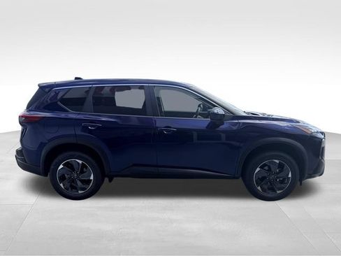 Used 2025 Nissan Rogue SV AWD/4WD image 4