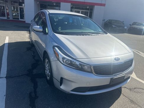 Used 2017 Kia Forte LX image 4