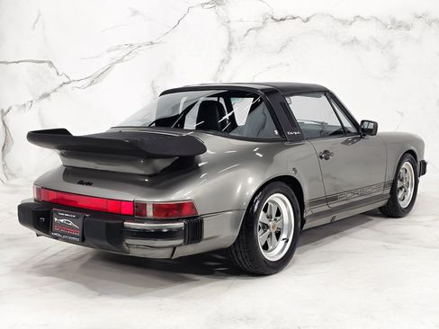 Used 1987 Porsche 911 Carrera RWD image 12