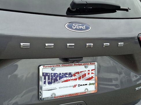 Used 2021 Ford Escape SEL w/ Technology Package image 16