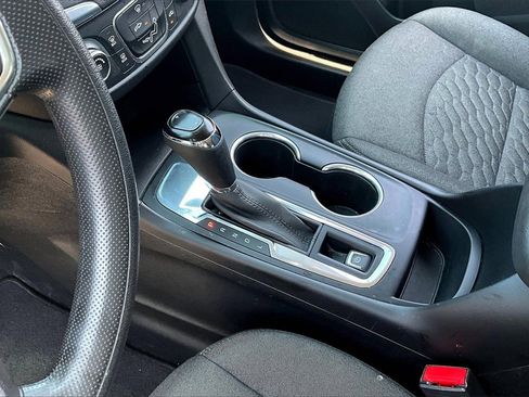 Used 2019 Chevrolet Equinox LT image 14