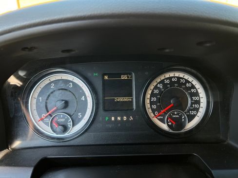 Used 2018 RAM 3500 Tradesman w/ Chrome Appearance Group image 18