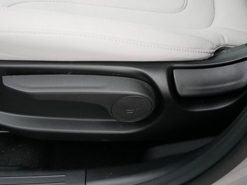 Certified 2025 Hyundai Tucson SE image 20