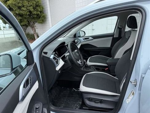 New 2025 Volkswagen Taos SE image 16