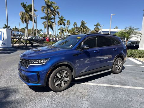 Used 2023 Kia Sorento S w/ Panoramic Sunroof Package image 4