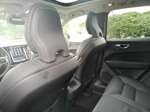 Used 2024 Volvo XC60 B5 Plus w/ Climate Package AWD/4WD image 13