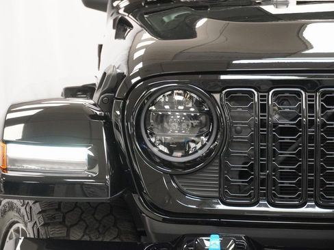 Used 2024 Jeep Wrangler High Altitude image 6