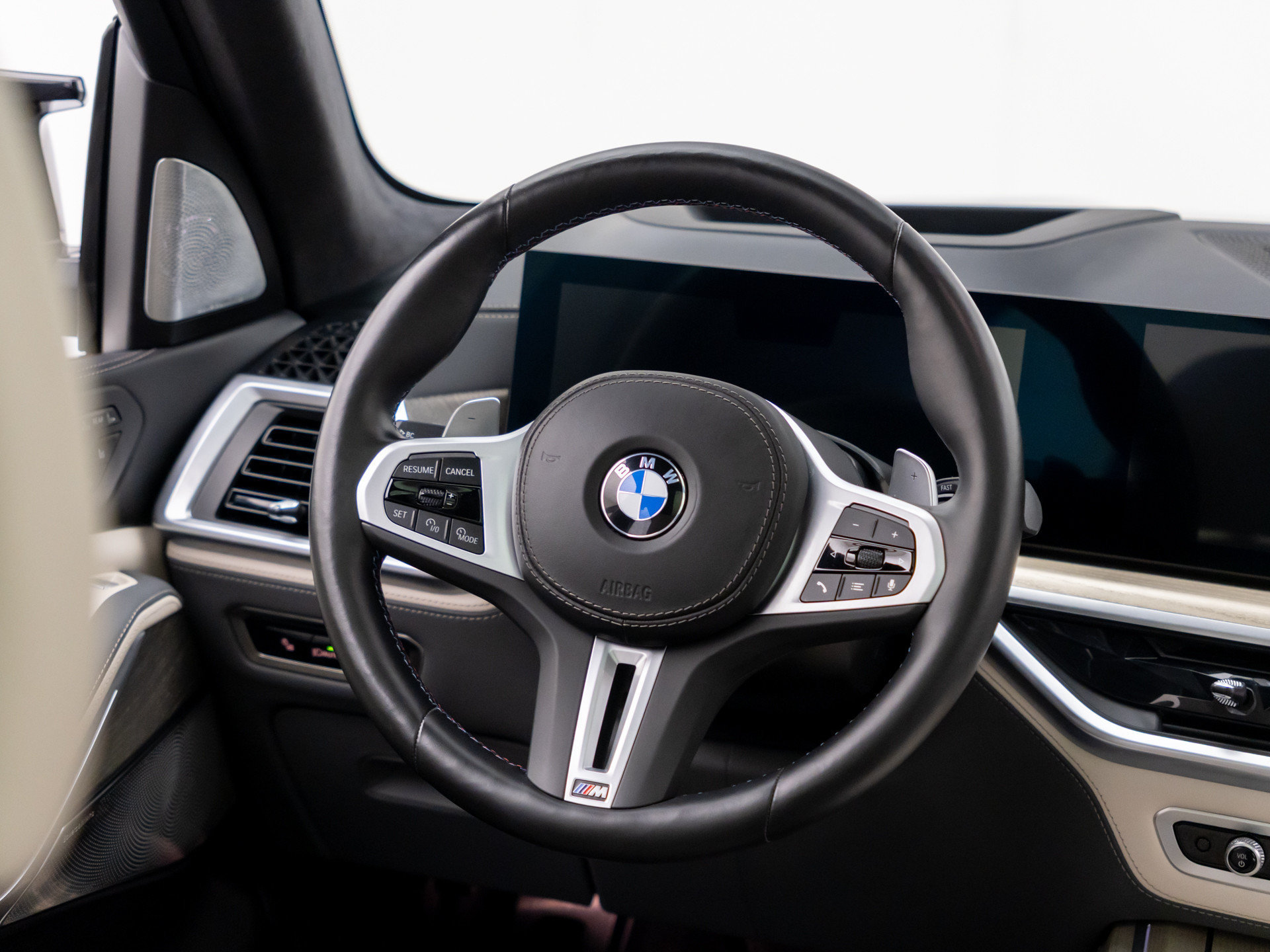 Certified 2025 BMW X7 M60i AWD/4WD image 11