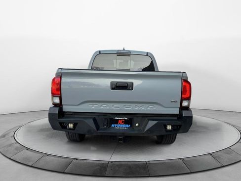 Used 2019 Toyota Tacoma TRD Off-Road image 4