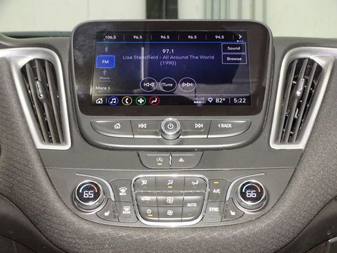 Used 2023 Chevrolet Malibu LT image 30