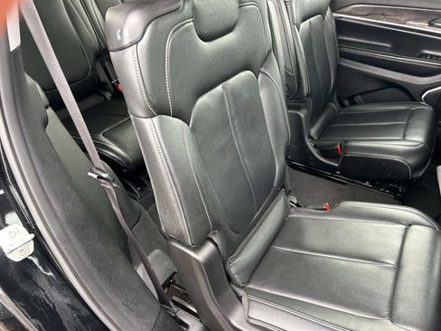 Used 2023 Jeep Grand Cherokee L Limited AWD/4WD image 26