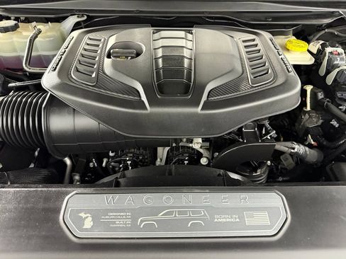 Used 2023 Jeep Wagoneer Series III w/ Preferred Equipment Group AWD/4WD image 37