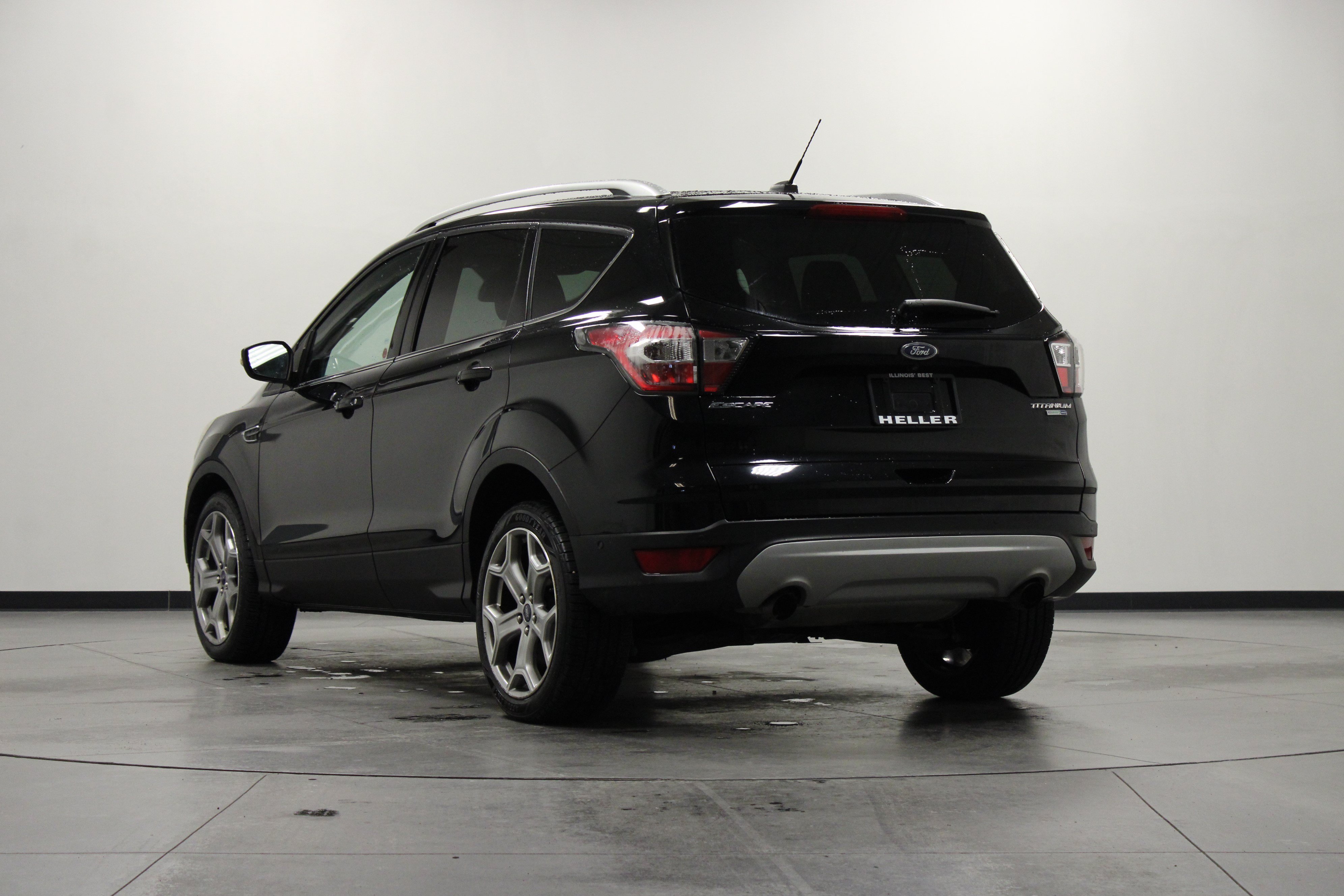 Used 2017 Ford Escape Titanium w/ Canadian Touring Package AWD/4WD image 6