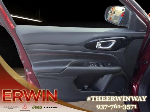 Certified 2022 Jeep Compass Trailhawk AWD/4WD image 15