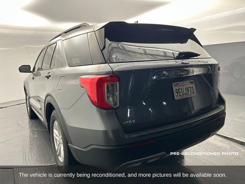 Used 2022 Ford Explorer XLT w/ Equipment Group 202A image 3