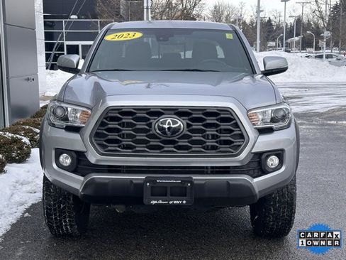 Used 2023 Toyota Tacoma TRD Off-Road image 2