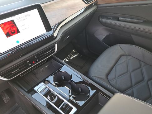 New 2026 Volkswagen Atlas SE FWD image 25