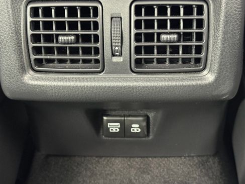 Used 2025 Toyota Camry XLE w/ Premium Plus Package image 34