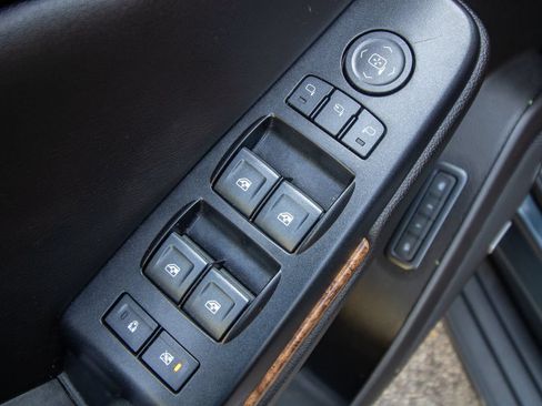 Used 2020 Chevrolet Tahoe Premier AWD/4WD image 11