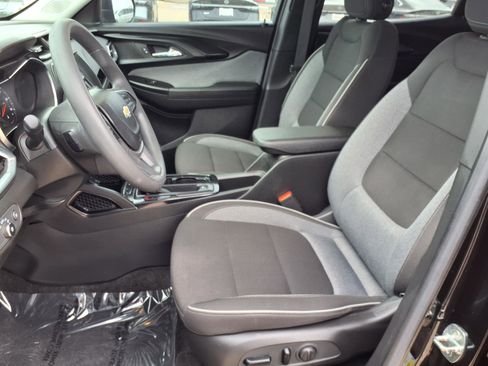 Used 2023 Chevrolet TrailBlazer LT FWD image 24