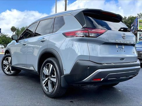Used 2022 Nissan Rogue SL w/ SL Premium Package FWD image 4