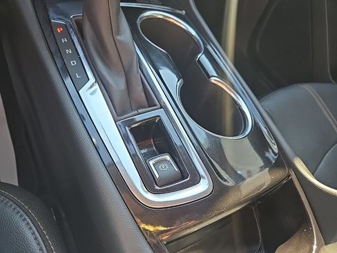 Used 2023 Chevrolet Equinox Premier AWD/4WD image 59