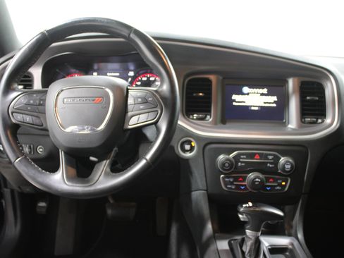 Used 2022 Dodge Charger SXT w/ Blacktop Package image 2