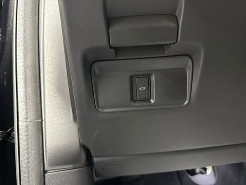 New 2025 Land Rover Discovery Sport S image 34