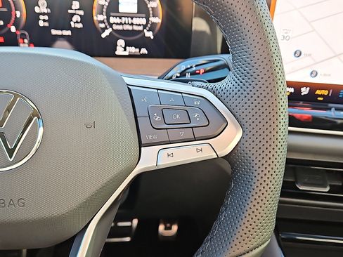 New 2026 Volkswagen Tiguan SEL R-Line image 18