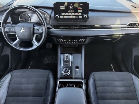 Used 2022 Mitsubishi Outlander SE image 11