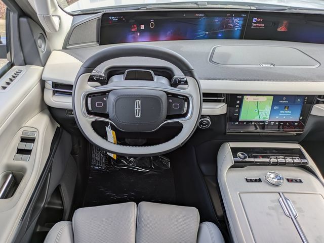 New 2026 Lincoln Navigator L Premier AWD/4WD image 16