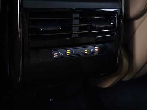 Used 2023 Land Rover Range Rover Sport SE image 39