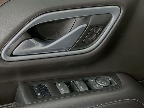 Used 2021 Chevrolet Tahoe LT w/ LT Signature Package image 21