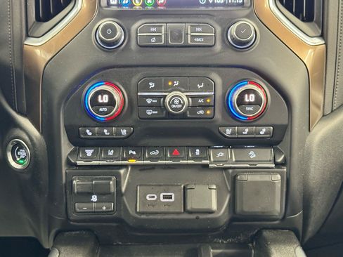 Used 2020 Chevrolet Silverado 2500 High Country w/ Z71 Off-Road Package AWD/4WD image 30