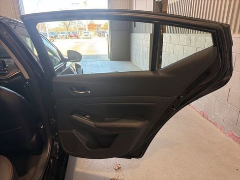 Used 2023 Nissan Altima 2.5 SR image 12