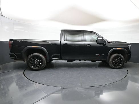 Used 2024 GMC Sierra 2500 AT4 w/ AT4 Preferred Package AWD/4WD image 34
