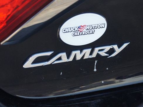 Used 2016 Toyota Camry SE w/ Moonroof Package image 18