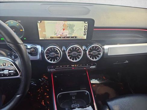 Used 2023 Mercedes-Benz EQB 300 4MATIC image 15